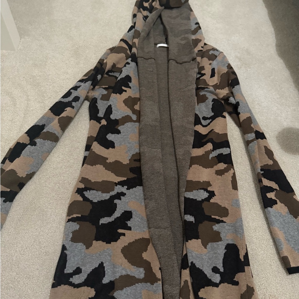 Elaine Kim Camo Hooded Long Cardigan size Small